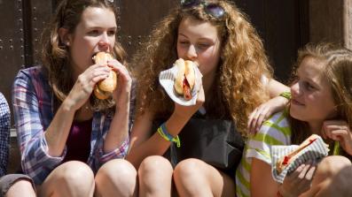 mangiare in strada i rischi nascosti dello street food