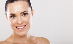 Proteggere la pelle dal sole e dall'invecchiamento: qualche piccolo trucco 