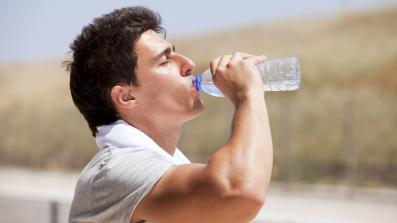 quanto e come bere prima e dopo l attivita sportiva