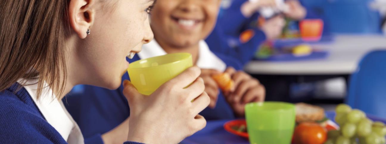 Scuola e lavoro richiamano la nostra attenzione, aiutiamoci con un bicchiere d'acqua